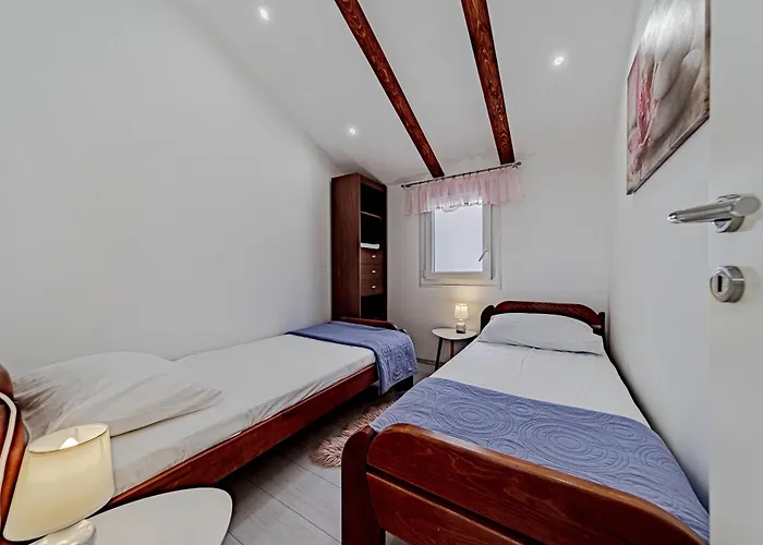 Seaside House Cove Blaca, Korcula - 21444 Feriehus *