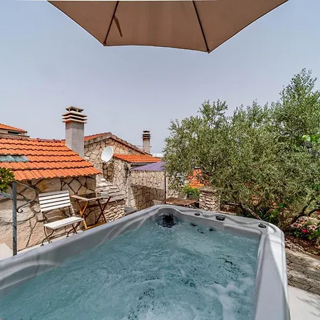בית נופש Beachfront House With Hot Tubcove Blaca, Korcula - 21444